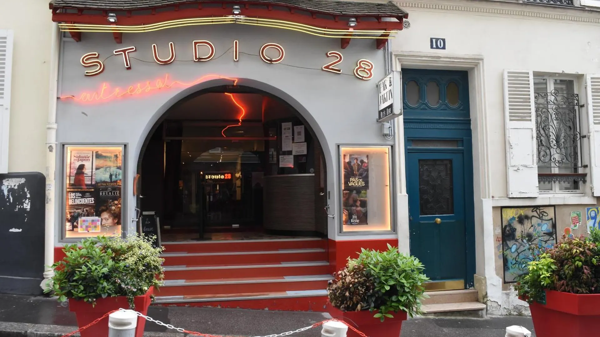 Апартаменты A Montmartre Париж